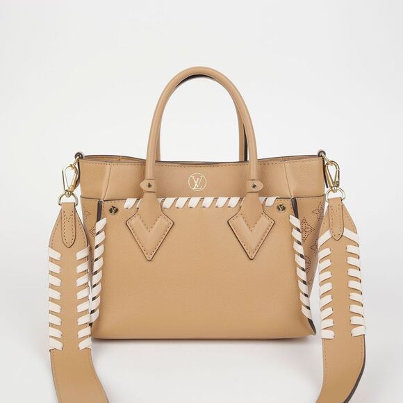 On My Side Pm Size Tote Shoulder Bag - Picture 5 of 10